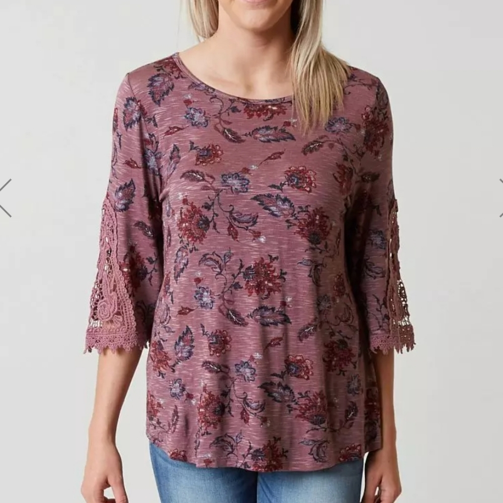 Daytrip Floral Top sz M